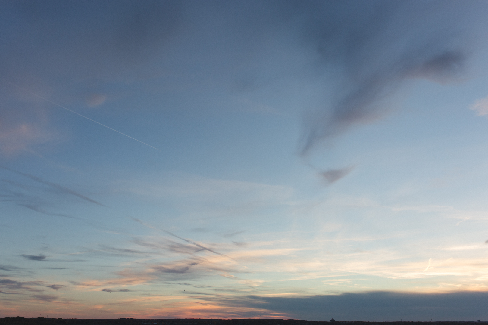 sunset sky at britannia yacht club wedding