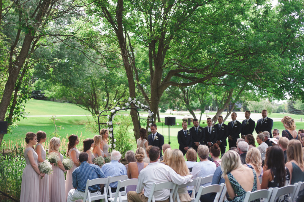 outdoor ceremony at marshes golf club