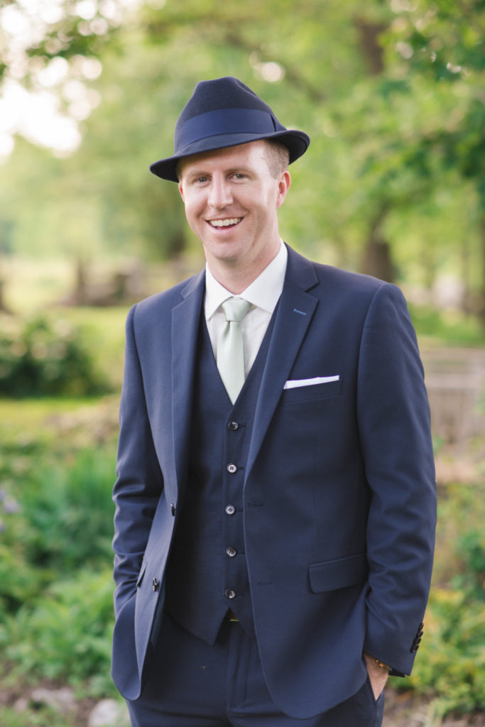 groom with top hat