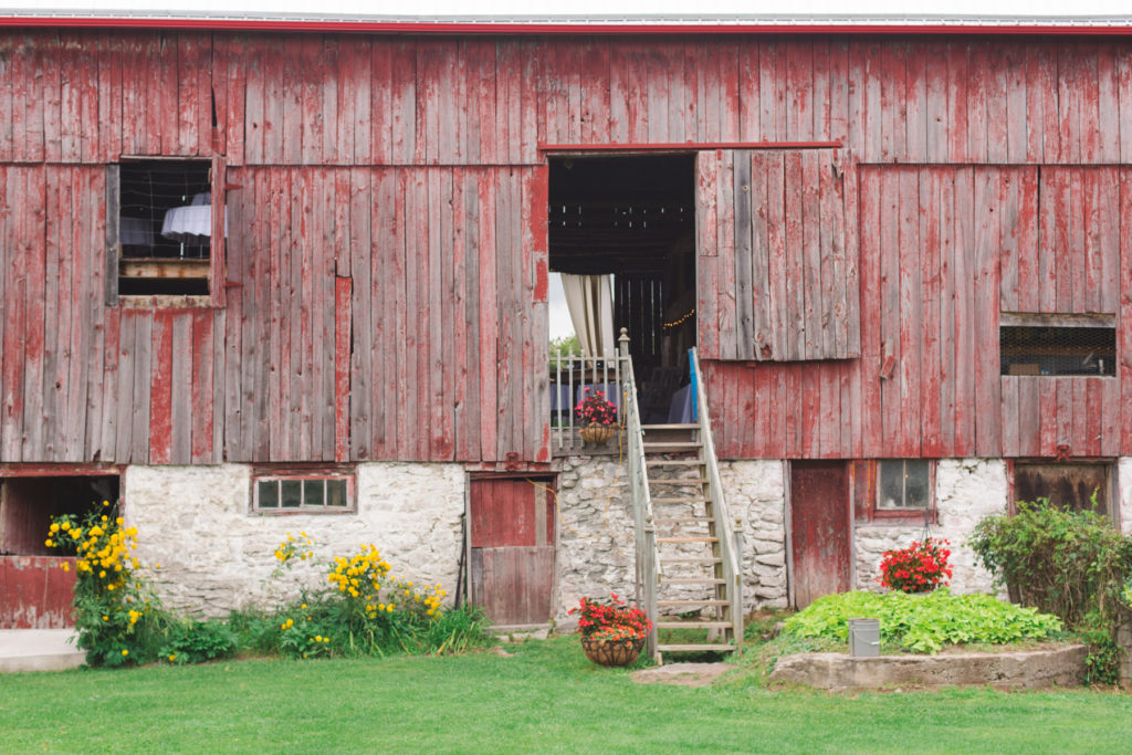 kerbyhollow farm wedding and events red barn
