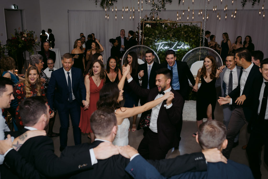 horah dance at jewish wedding